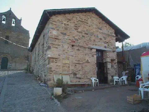 Villafranca Del Bierzo old refuge Villafranca Del Bierzo (old) albergues